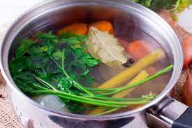 6 Simple Chicken Broth Substitutes that Will Save You Dinner