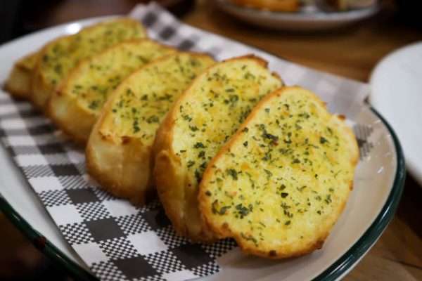 HOMEMADE FREEZER GARLIC BREAD